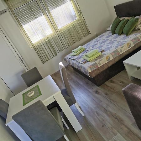 Apartmani Manila, Terme-Popust, Akva Park-Popust, Garazno Mesto วรินรัชกา บานยา ภายนอก รูปภาพ