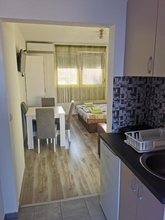 Apartmani Manila, Terme-Popust, Akva Park-Popust, Garazno Mesto วรินรัชกา บานยา ภายนอก รูปภาพ